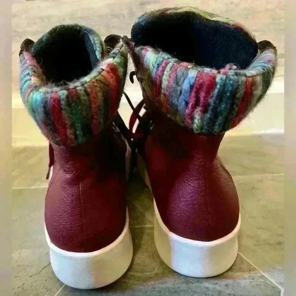 OTBT Roam Boots WOMENS red lace up boots - NWOT - Picture 4 of 6